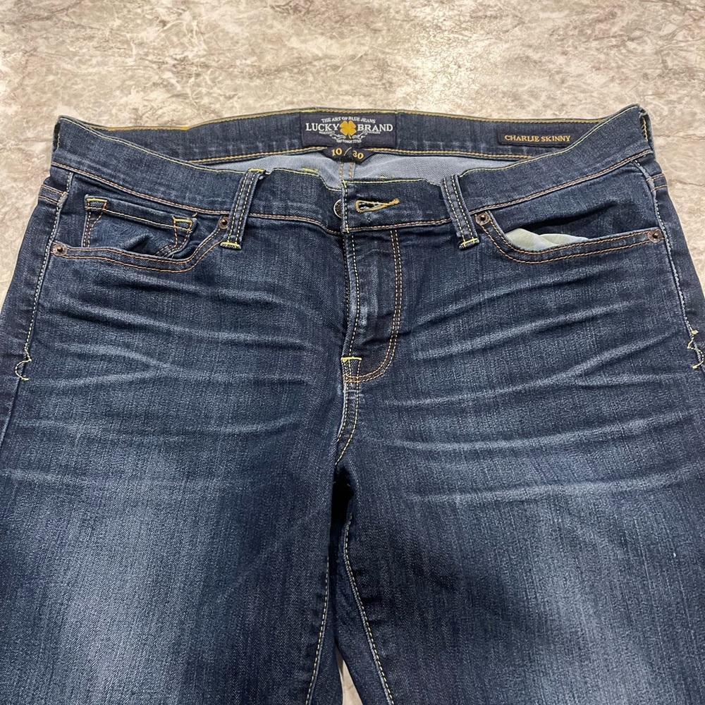 Lucky brand size 30 fit snug